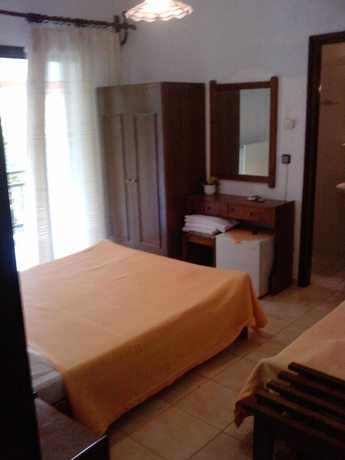 Imagen de la habitación del Hotel Lefkes. Foto 17