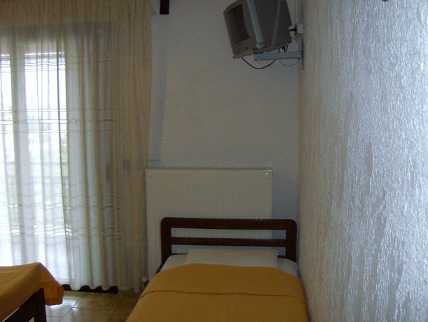 Imagen de la habitación del Hotel Lefkes. Foto 19