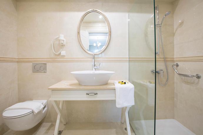 Imagen de la habitación del Hotel Lefko. Foto 4