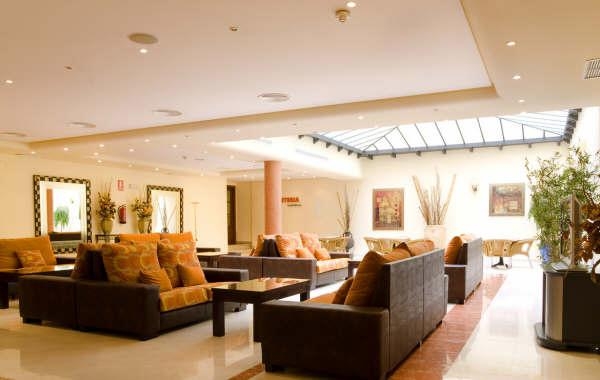 Imagen de los interiores del Hotel Leflet Castilleja. Foto 4