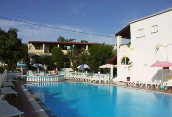 Imagen de la piscina del Hotel Leftis Romantica, Moraitika. Foto 10