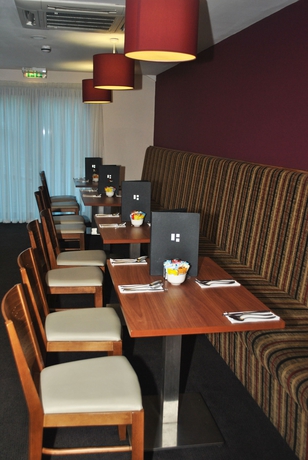 Imagen del bar/restaurante del Hotel Legacy Preston International. Foto 5