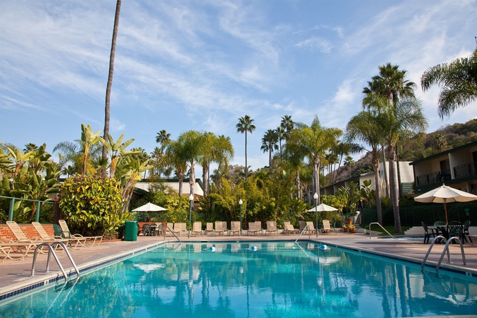 Imagen de la piscina del Hotel Legacy Resort and Spa. Foto 14