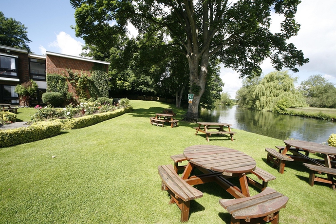 Imagen de los exteriores del Hotel Legacy Rose and Crown. Foto 14