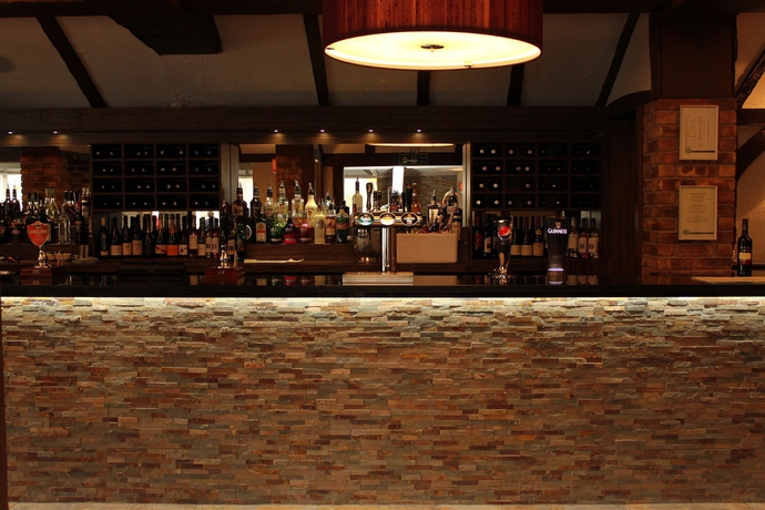 Imagen del bar/restaurante del Hotel Legacy Rose and Crown. Foto 2