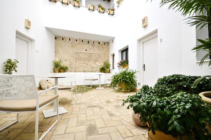 Imagen de los interiores del Hotel Legado Alcázar. Foto 11