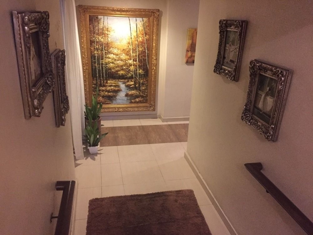 Imagen de los interiores del Hotel Legallery Suites. Foto 12