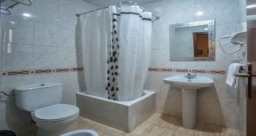 Imagen de la habitación del Hotel Legazpi. Foto 13