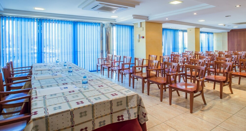 Imagen de los interiores del Hotel Legazpi. Foto 15