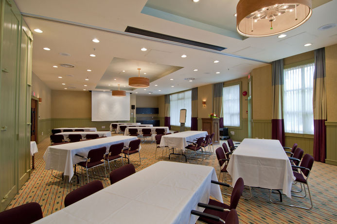 Imagen de los interiores del Hotel Legends Whistler. Foto 11