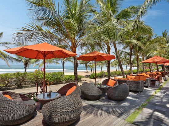 Imagen del bar/restaurante del Hotel Legian Beach. Foto 2