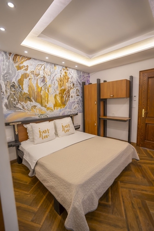 Imagen de la habitación del Hotel Legjenda. Foto 13