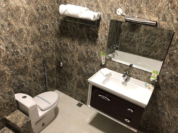 Imagen de la habitación del Hotel Legphel. Foto 17