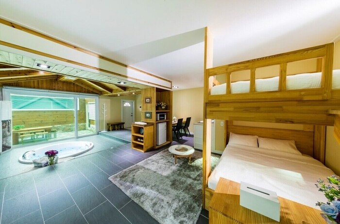 Imagen de la habitación del Hotel Legrandchariot. Foto 13