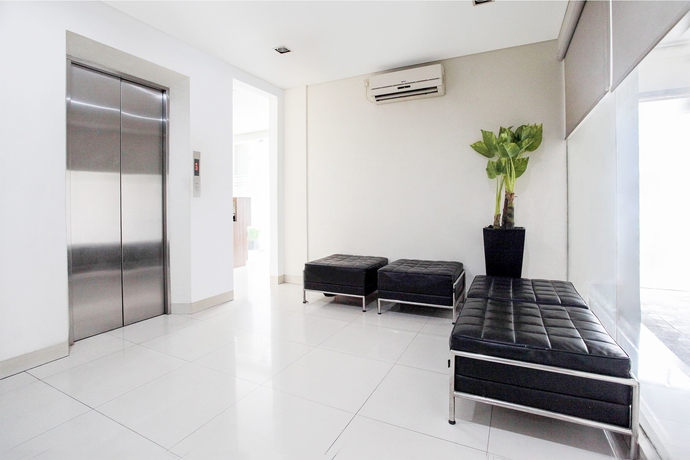 Imagen de los interiores del Hotel Legreen Suite Gatot Subroto. Foto 18