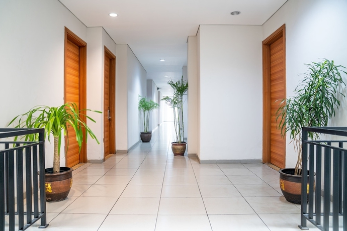 Imagen de los interiores del Hotel Legreen Suite Kuningan. Foto 11