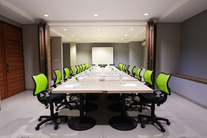 Imagen de los interiores del Hotel Legreen Suite Kuningan. Foto 15