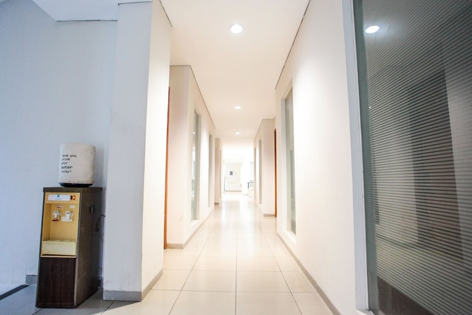 Imagen de los interiores del Hotel Legreen Suite Kuningan. Foto 18