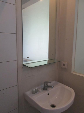 Imagen general del Hotel Legreen Suite Penjernihan. Foto 9