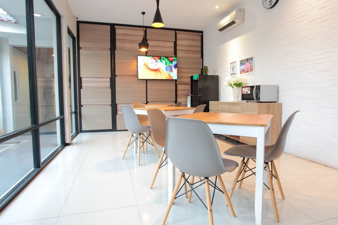 Imagen de los interiores del Hotel Legreen Suite Supomo. Foto 19