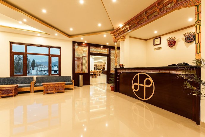 Imagen de los interiores del Hotel Leh Plaza. Foto 10