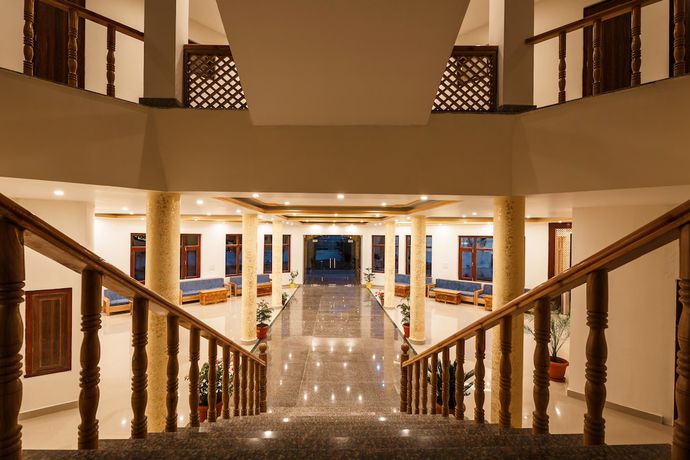 Imagen de los interiores del Hotel Leh Plaza. Foto 11