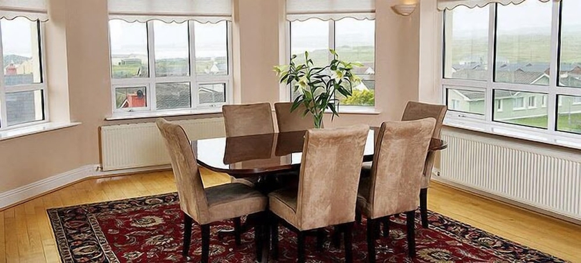 Imagen de la habitación del Hotel Lehinch Lodge. Foto 11