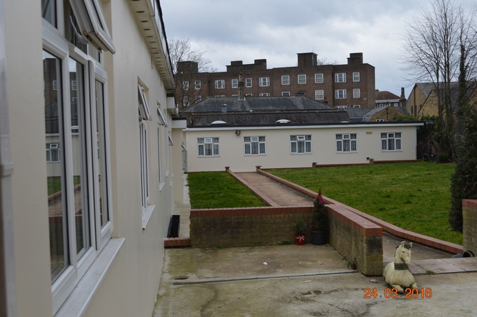 Imagen de los exteriores del Hotel Leigham Court. Foto 16