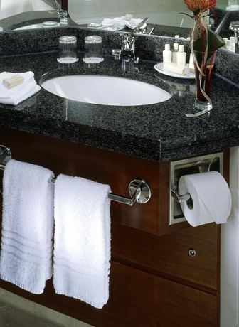 Imagen de la habitación del Hotel Leipzig Marriott. Foto 5