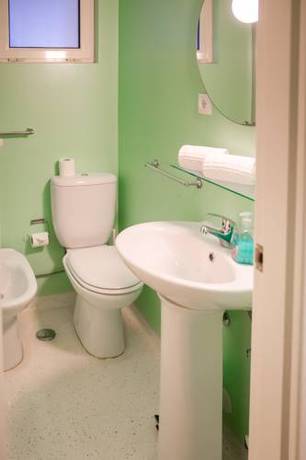 Imagen de la habitación del Hotel Leiria Classic. Foto 9