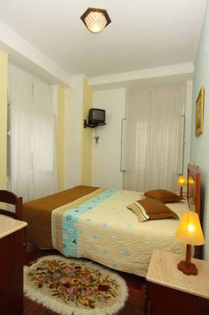 Imagen de la habitación del Hotel Leiriense. Foto 10