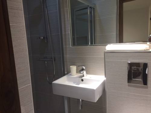 Imagen de la habitación del Hotel Leisure Inn. Foto 3