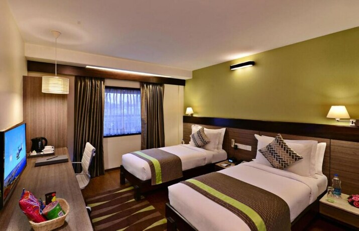 Imagen de la habitación del Hotel Leisure Inn Grand Chanakya. Foto 23