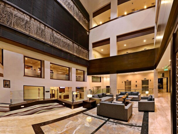 Imagen de los interiores del Hotel Leisure Inn Grand Chanakya. Foto 32
