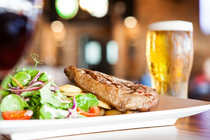 Imagen del bar/restaurante del Hotel Leisure Inn, Rockingham. Foto 16