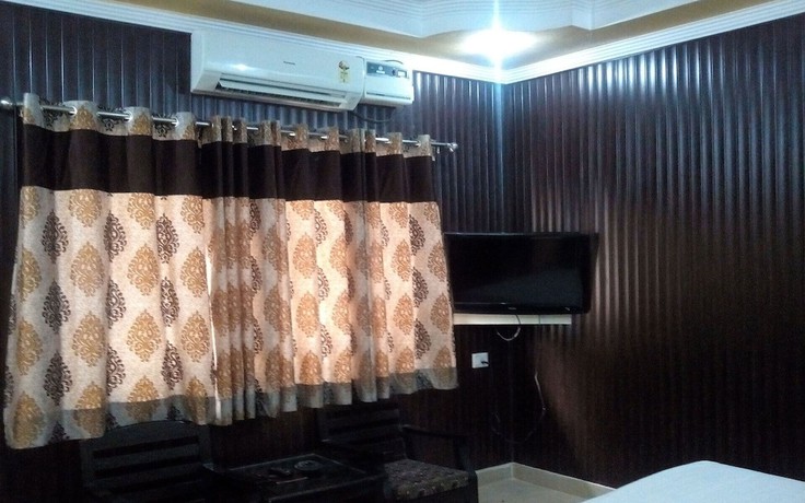 Imagen de la habitación del Hotel Leisure Palace. Foto 8