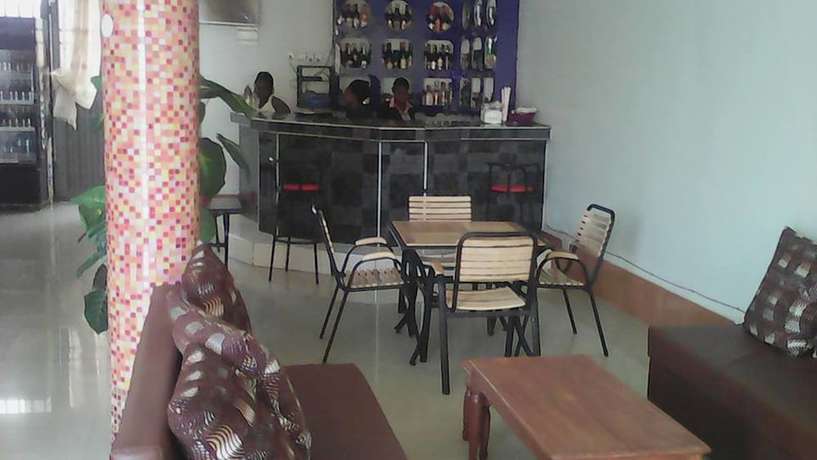 Imagen del bar/restaurante del Hotel Leisure Park International. Foto 2