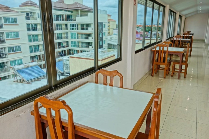 Imagen del bar/restaurante del Hotel Lek Jomtien. Foto 5