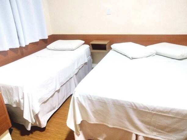 Imagen de la habitación del Hotel Lelis. Foto 13