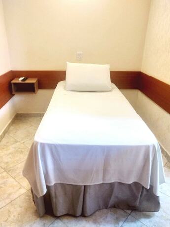 Imagen de la habitación del Hotel Lelis. Foto 17