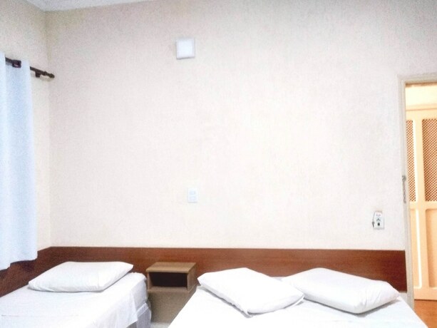 Imagen de la habitación del Hotel Lelis. Foto 19