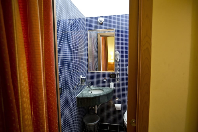 Imagen de la habitación del Hotel Lella. Foto 3