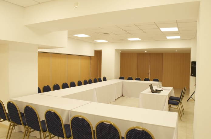 Imagen de los interiores del Hotel Leloir Suites and Meetings. Foto 16