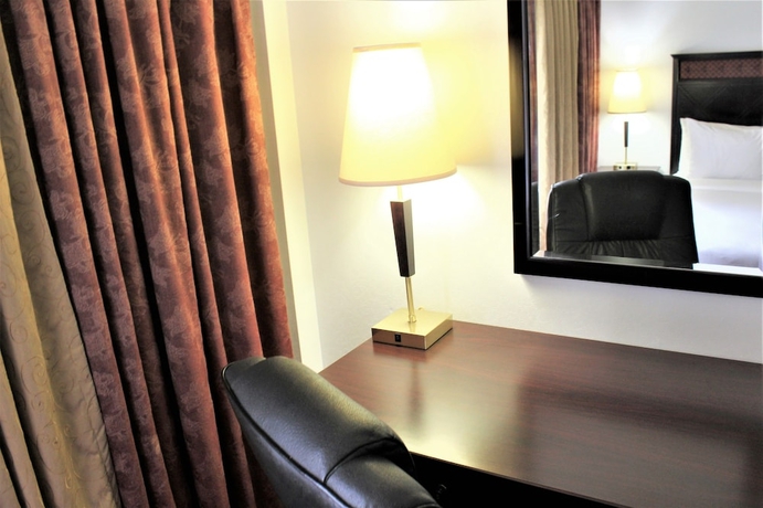 Imagen de la habitación del Hotel Lelux, Montreal. Foto 9