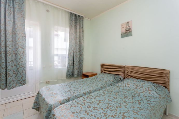 Imagen de la habitación del Hotel Lelux, Ol'ginka. Foto 7
