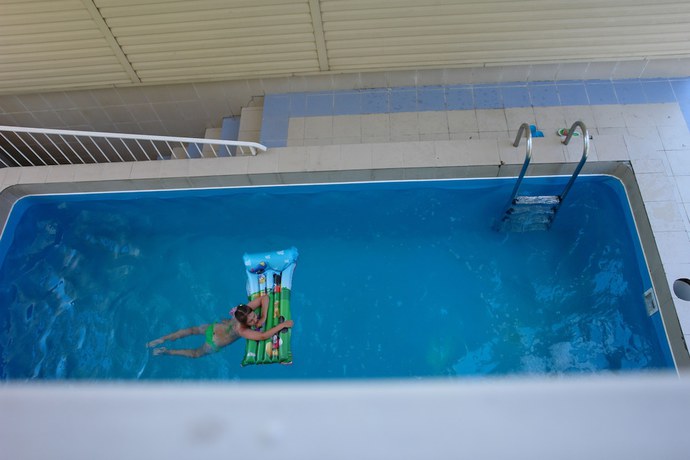Imagen de la piscina del Hotel Lelux, Ol'ginka. Foto 20