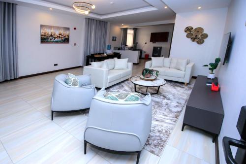 Imagen de la habitación del Hotel Lemaiyan Suites. Foto 14