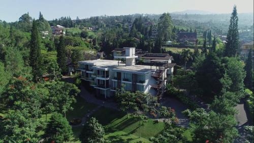 Imagen general del Hotel Lembang Asri Resort. Foto 2