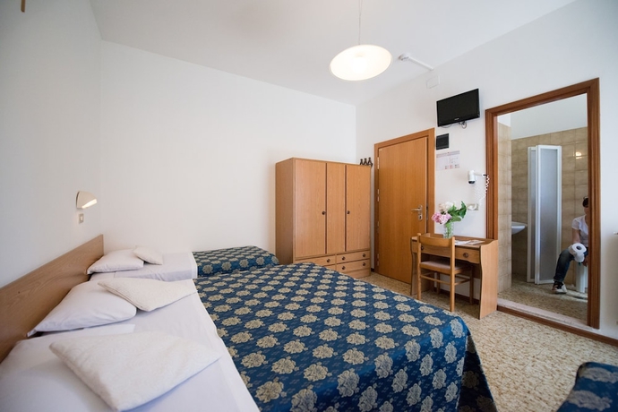 Imagen de la habitación del Hotel Lem-casadei. Foto 8