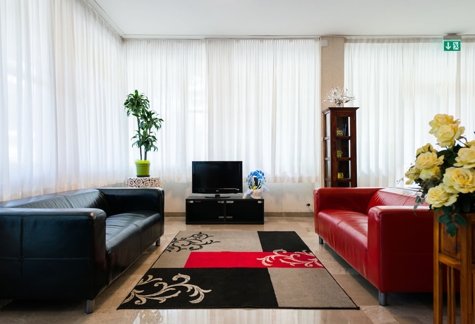 Imagen de los interiores del Hotel Lem-casadei. Foto 17